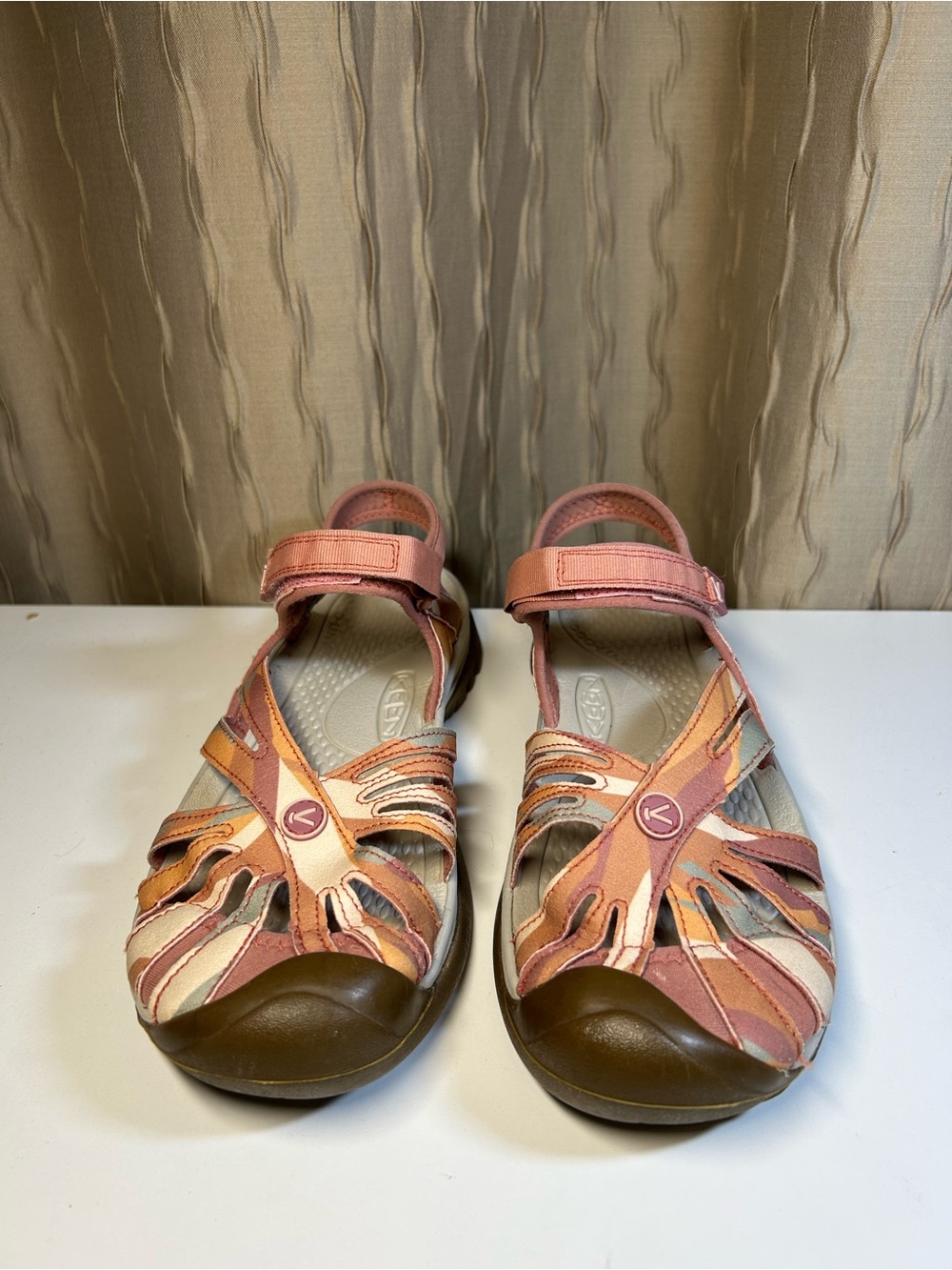 Keen Rose Women's 8.5 Peach Cream Tan Multicolor Closed Toe Strappy Sandal - Picture 3 of 16